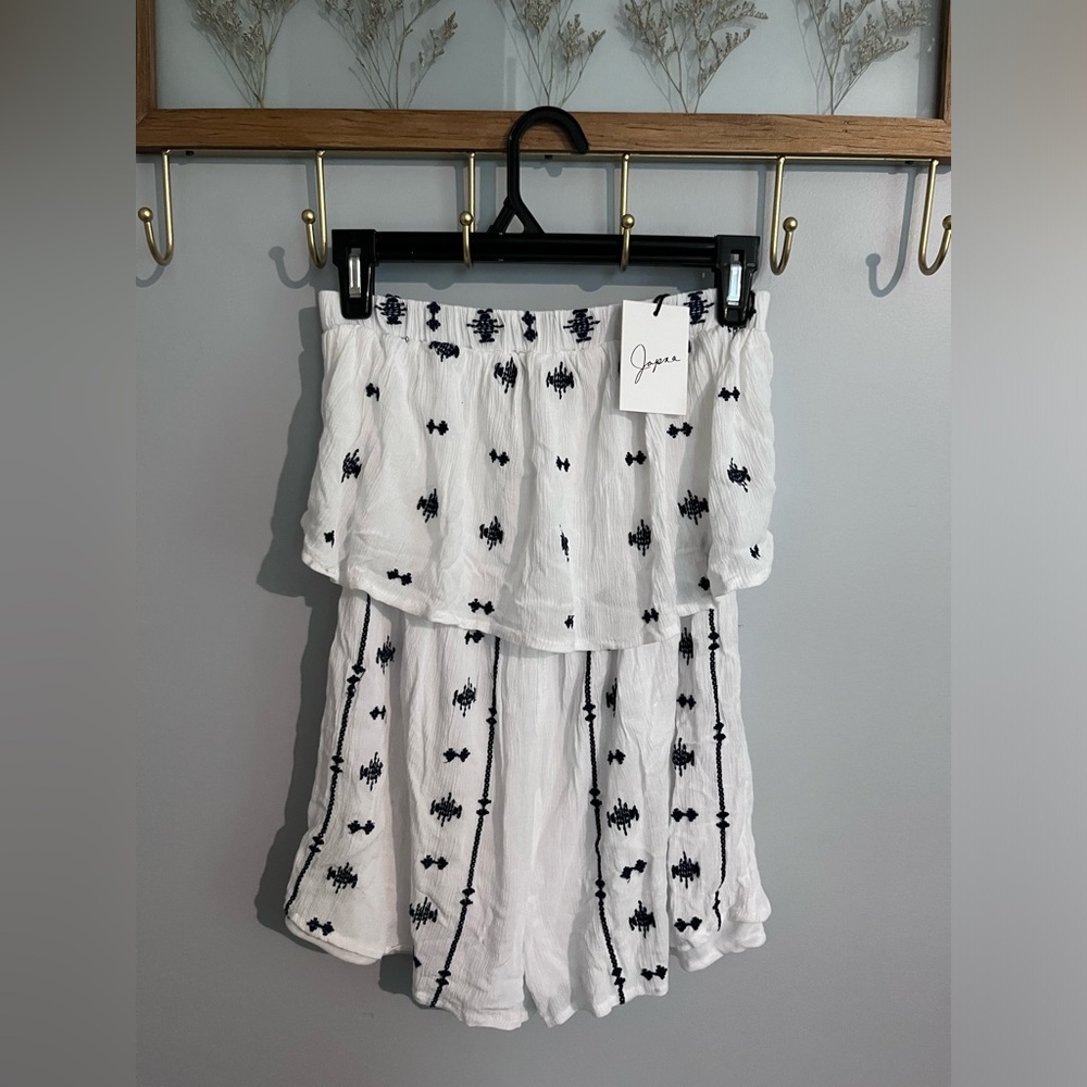 Japna Strapless Romper White with Blue Embroidered Ruffle Size Small NWT